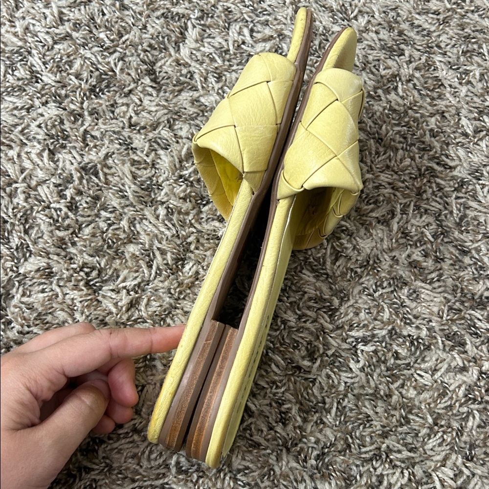 Silent D Anthropologie Ayda Yellow Leather Braided Slide Sandals Sz 37 - Picture 5 of 9
